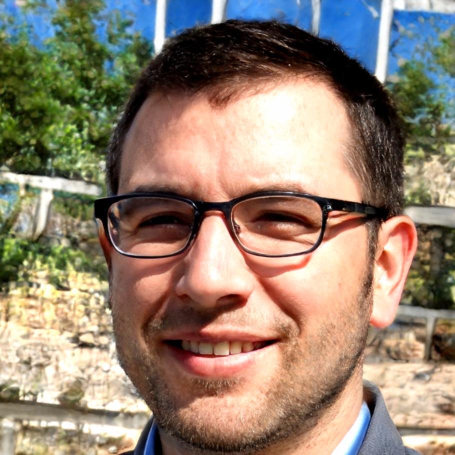 Portrait de Théophile Bergmann, ancien étudiant de notre programme d'analyse financière
